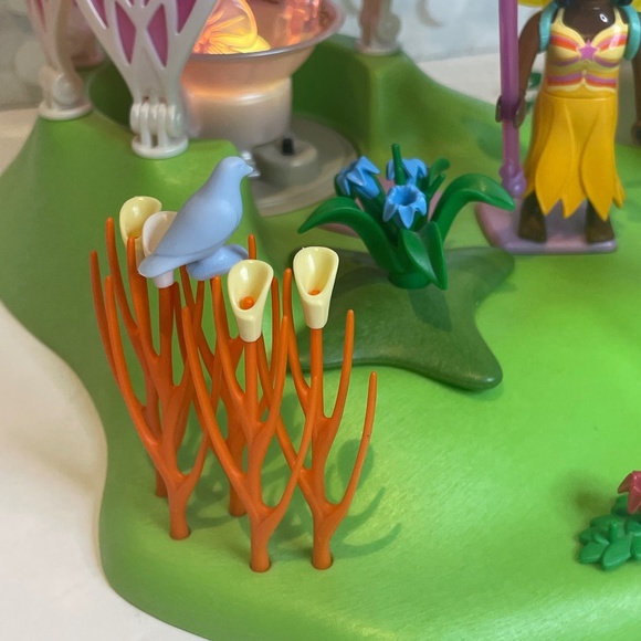 Playmobil 5444 🧚‍♀️Fairy Island with Jewel Fountain Playset - Picture 8 of 14